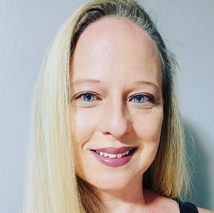 Meet your Posher, Dana